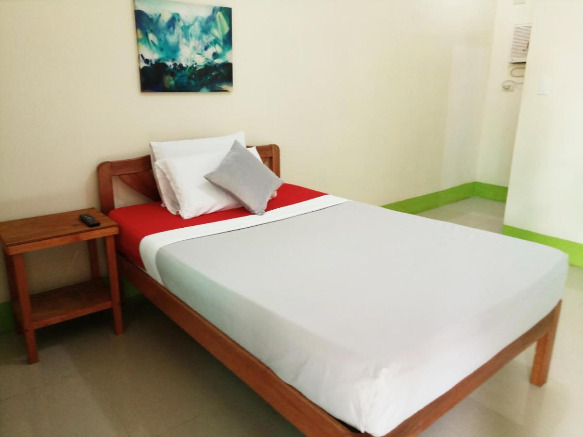 Green Park Tourist Inn Puerto Princesa Ngoại thất bức ảnh