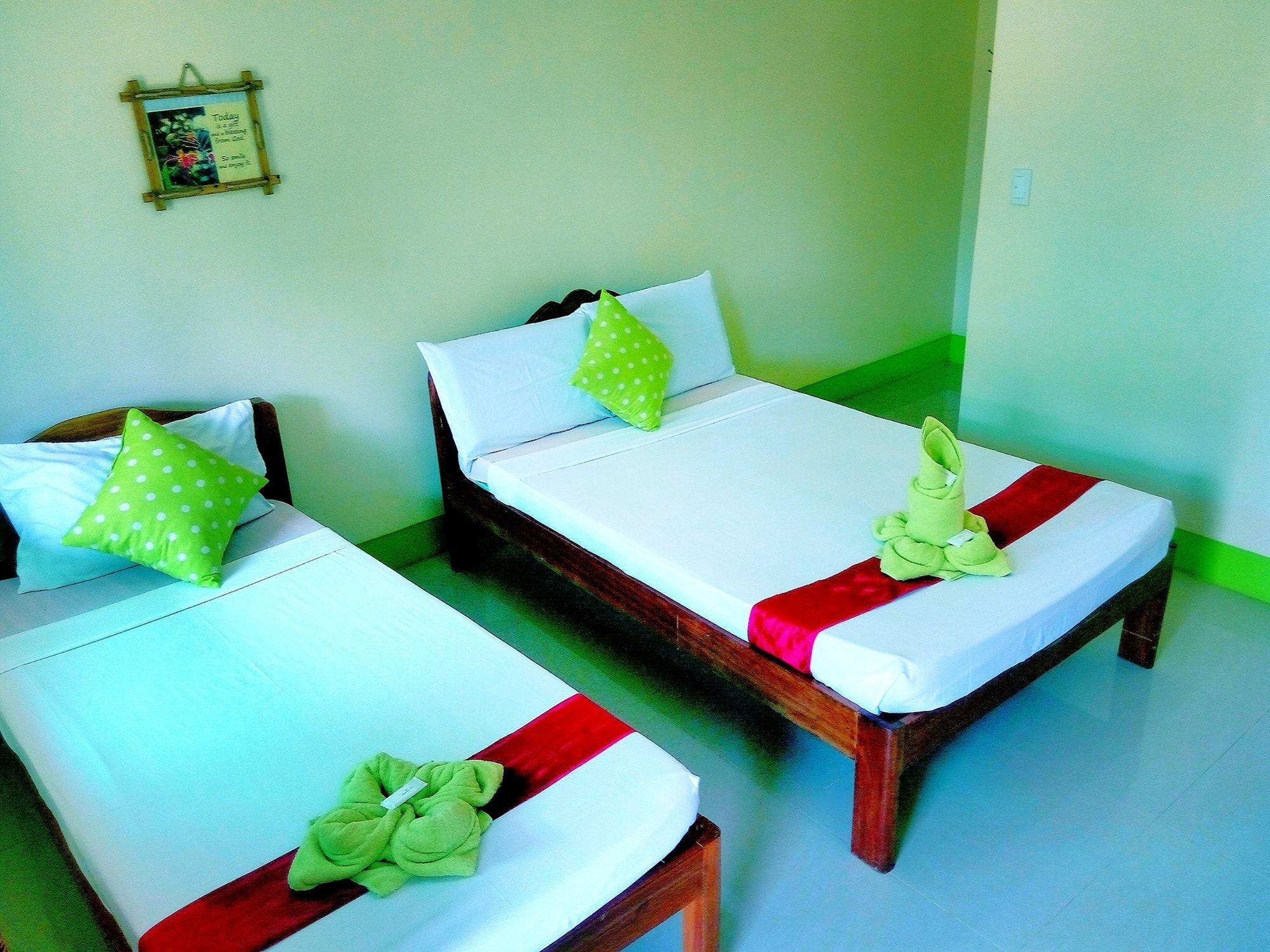 Green Park Tourist Inn Puerto Princesa Ngoại thất bức ảnh